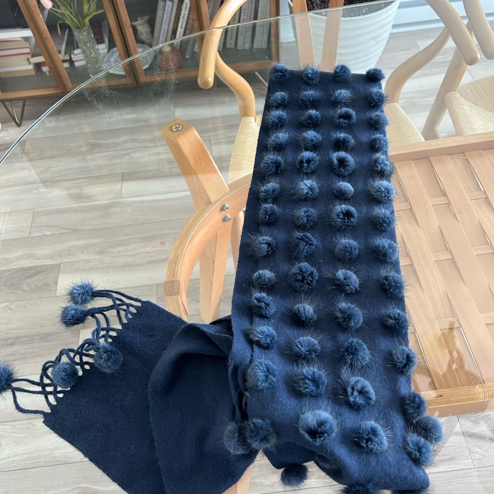 Vintage Wool Scarf with Fur Pom-Pom - Picture 5 of 5